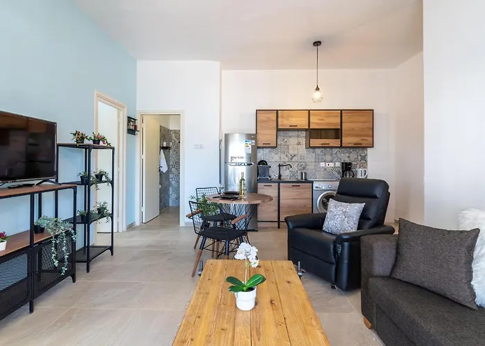 Nala - 2 Bedroom In Apartament Larnaca