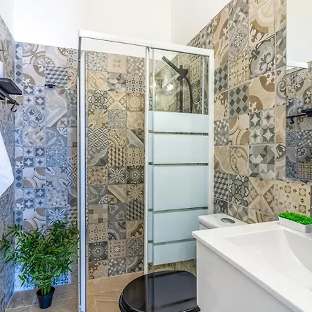 Nala - 2 Bedroom In לרנקה